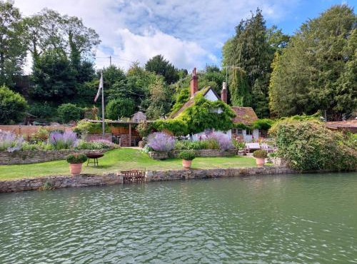 Hamble Riverside Cottage