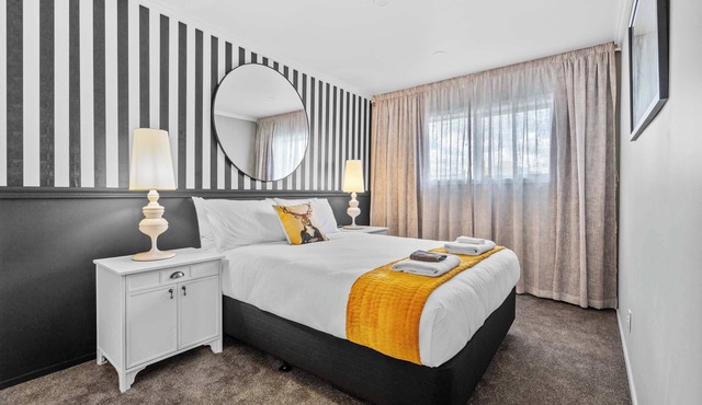 Hamilton's Most Convenient Luxury Stay