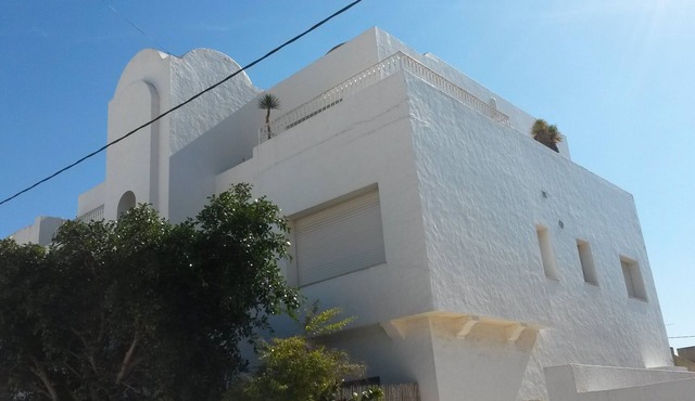 Hammamet: Large Typical Apartment with beautiful terraces near the sea