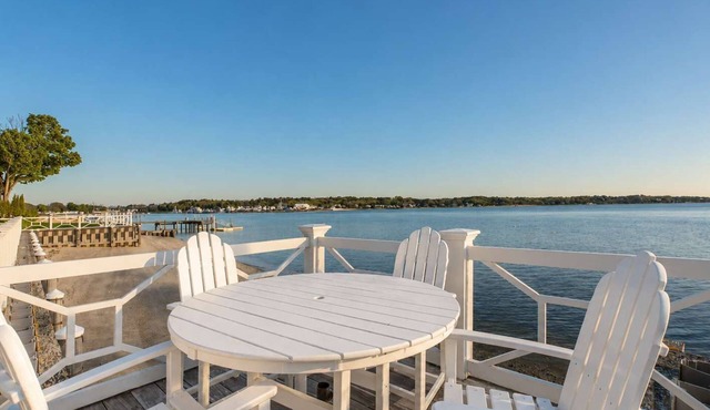 Hampton Bays Townhouse - Pool, Beach Access
