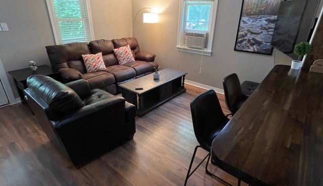 Hampton Hacienda Brevard Retreat <1 Mile to Downtown Minutes to Waterfalls