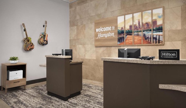 Hampton Inn and Suites Austin University Capitol