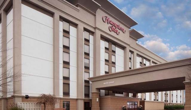 Hampton Inn Charleston-Southridge