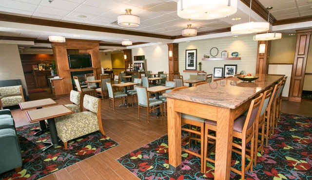 Hampton Inn Hadley-Amherst Area