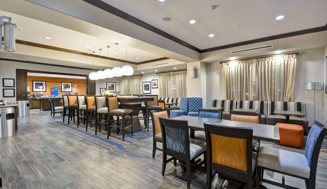 Hampton Inn Kenedy