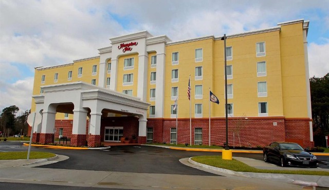 Hampton Inn- Suffolk