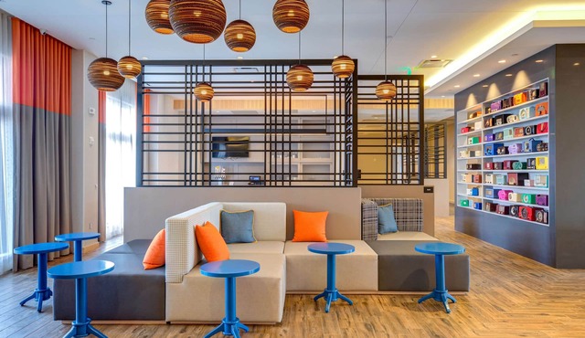 Hampton Inn & Suites Boston/Waltham