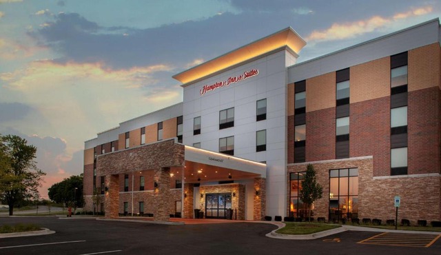 Hampton Inn & Suites Chicago-Burr Ridge