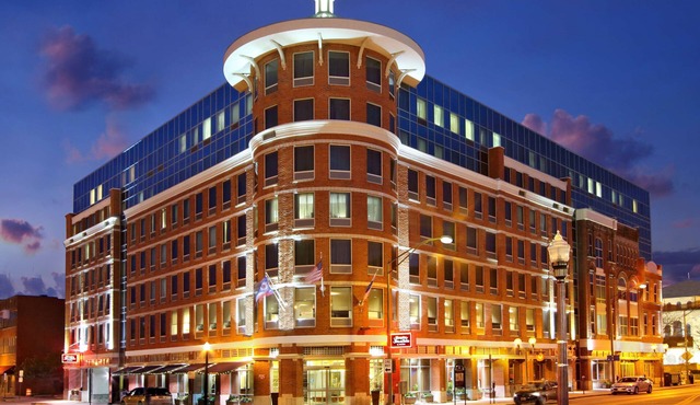 Hampton Inn & Suites Columbus-Downtown