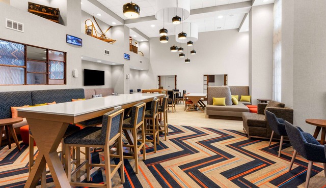Hampton Inn & Suites Fairbanks