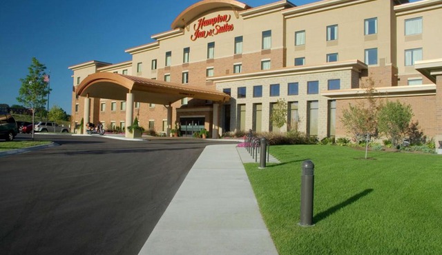 Hampton Inn & Suites Madison - West