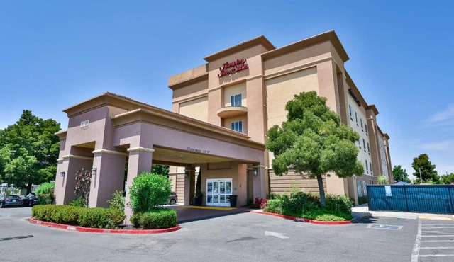 Hampton Inn & Suites Pittsburg