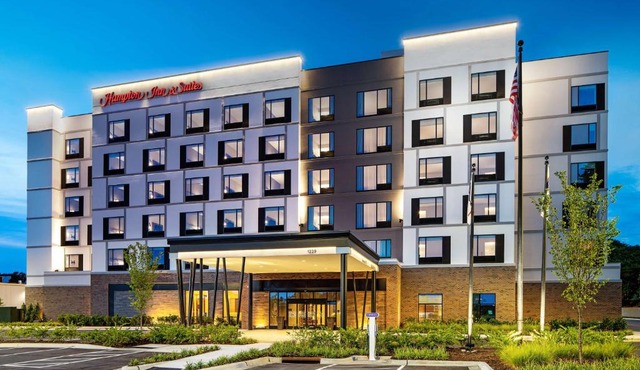 Hampton Inn & Suites Raleigh Midtown, NC