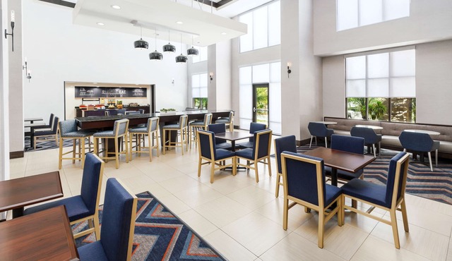 Hampton Inn & Suites Thousand Oaks, CA