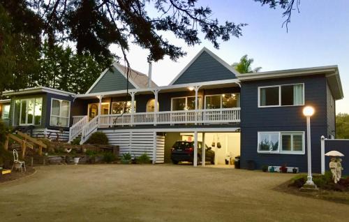 Hamptons In Rye Studio - 3 Mins from Famous Hot Springs!