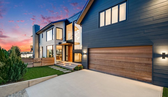 Hamptons Luxury Waterfront with Pool Dock and Sunsets