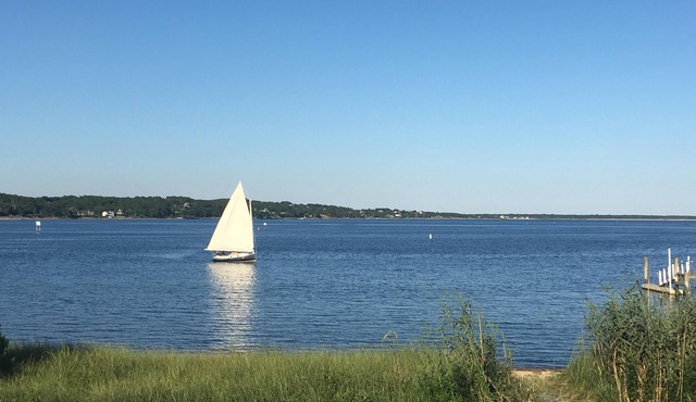 Hamptons Waterfront- Great Location!