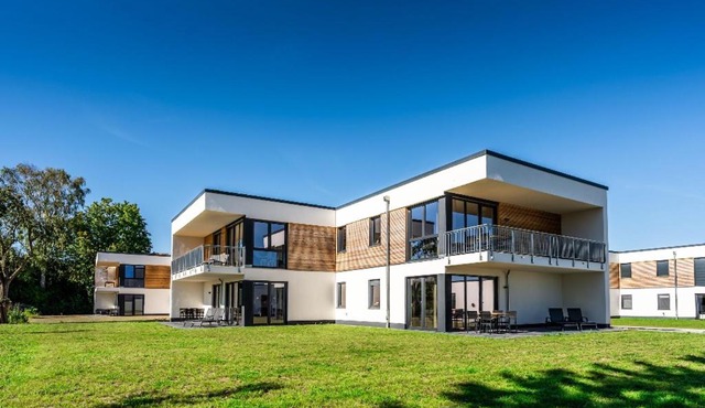 Hangar 19 Superior Apartment mit Terrasse und Garten H7W1