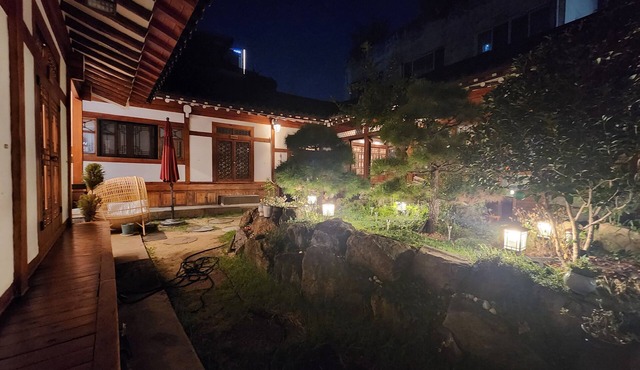 Hanok1957