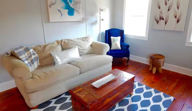 Happy Hen Loft minutes from Gettysburg sleeps 8