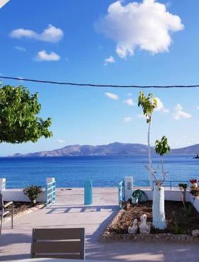 Haraki Mare Studios Beach Front Apartments