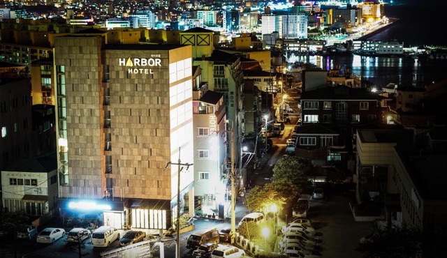 Harbor Hotel