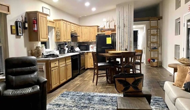 🛟🎣😎Harbor Lite 2BdrmDreamHouse +Loft! AT the PORT. Peeks of Harbor,River,Ocean!