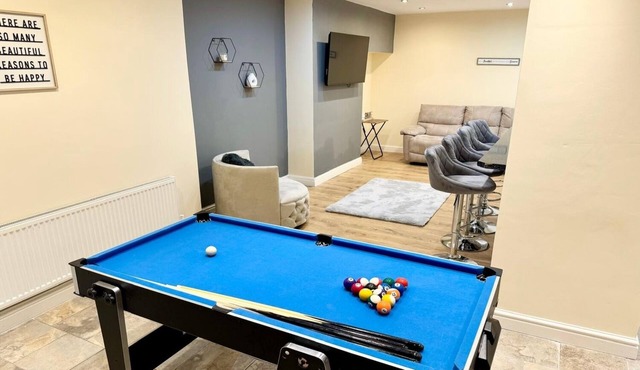 Harborne House, 4 bedrooms, Perfect for Families & Contractors