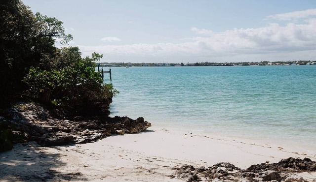 Harbour Beach Villa - large dock & great views!