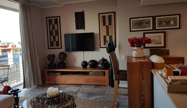 Harbour Bridge Suite 220