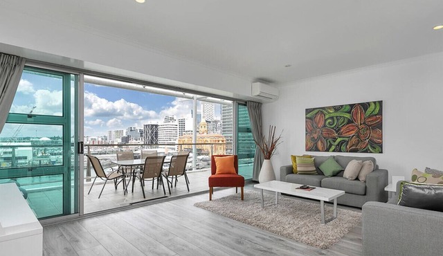 Harbour-Front 2-Bed · Iconic Shed 20 Princes Wharf