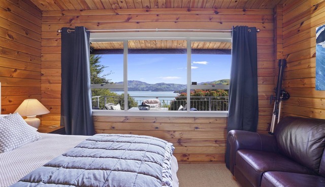 Harbour Panorama - Akaroa Holiday Home