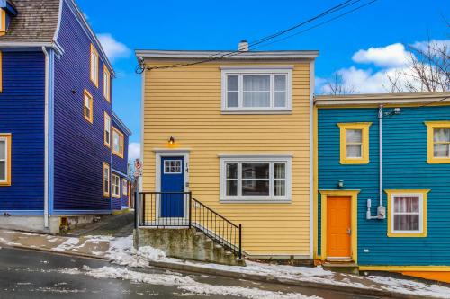 Harbour View Row Home Signal Hill & Downtown