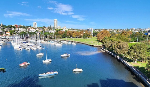 Harbourfront Bliss - 2 bedrooms, Parking, Harbour Views