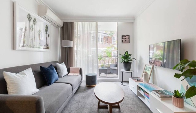 Harbourside Style, 2 Bed, A/C, Pool -Elizabeth Bay