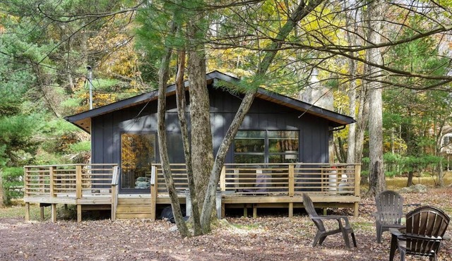 Harmony Hideaway- Your Perfect Pocono Retreat-Pet Friendly with Hot Tub
