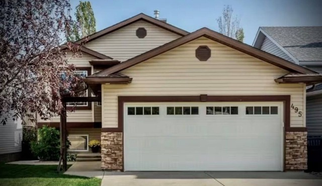 Harper House-Home away from home in Lethbridge
