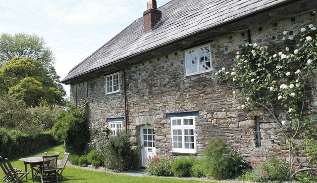 HARRY, pet friendly, country holiday cottage in Blisland
