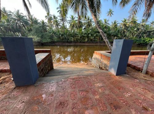 Harsha's River View 8-Bed Mixed Dormitory Room
