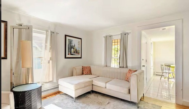 Hartford - West Hartford Border 2 Bedroom Haven
