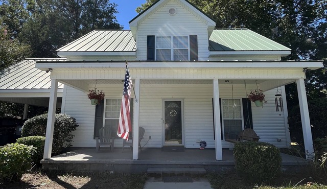 Hartselle Guest House in the ❤️ of North Alabama-walking distance to downtown