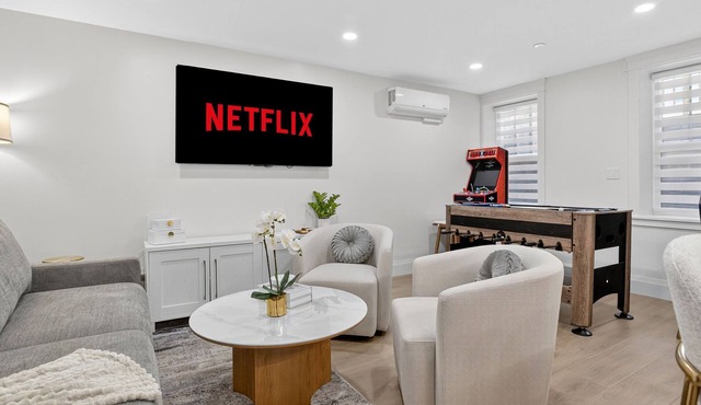 Harvard MIT Lux - Game Room + Parking + Subway
