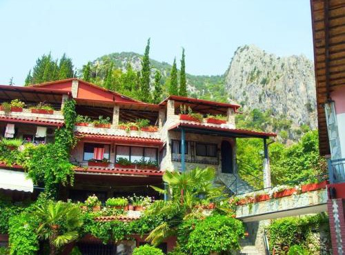 Haus Almopia - Lutra Pozar