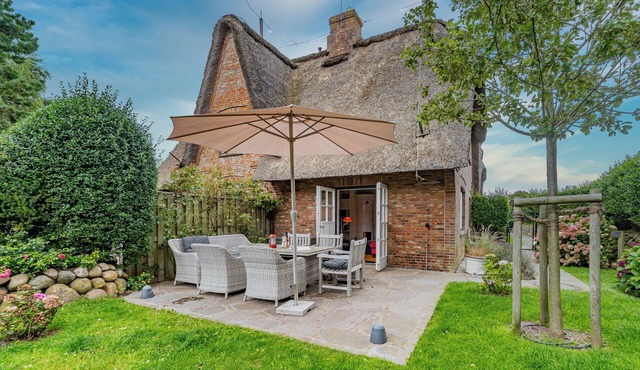 Haus Daanshoog on Sylt - Comfortable vacation home with sauna, garden and terrace