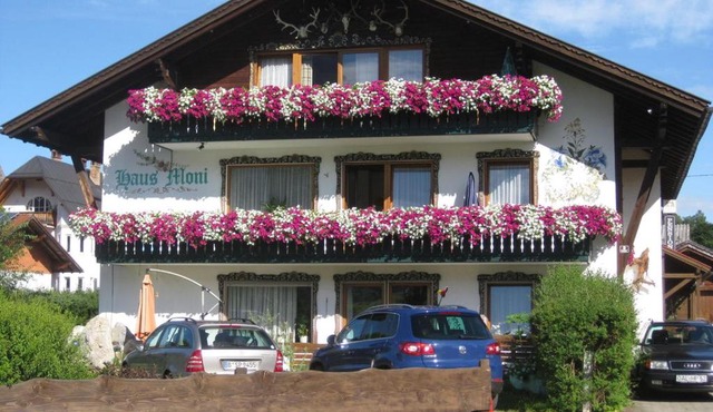 Haus Moni