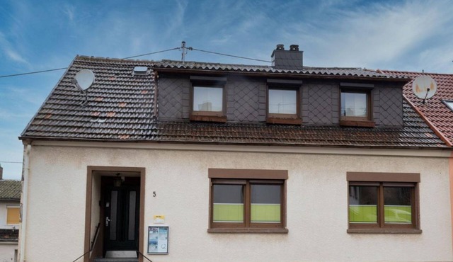 Haus Paula - vacation home, shower and bath, WC, 3 bedrooms