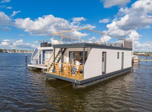 Hausboot Aegir mit Dachterrasse in Schleswig am Ostseefjord Schlei