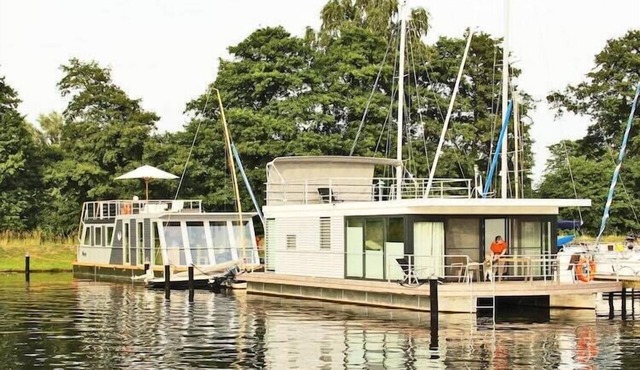 Hausboot in Ueckermuende