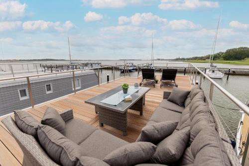 Hausboot MeerZeit an der Ostsee