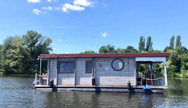 Hausboot NautikHus by Interhome